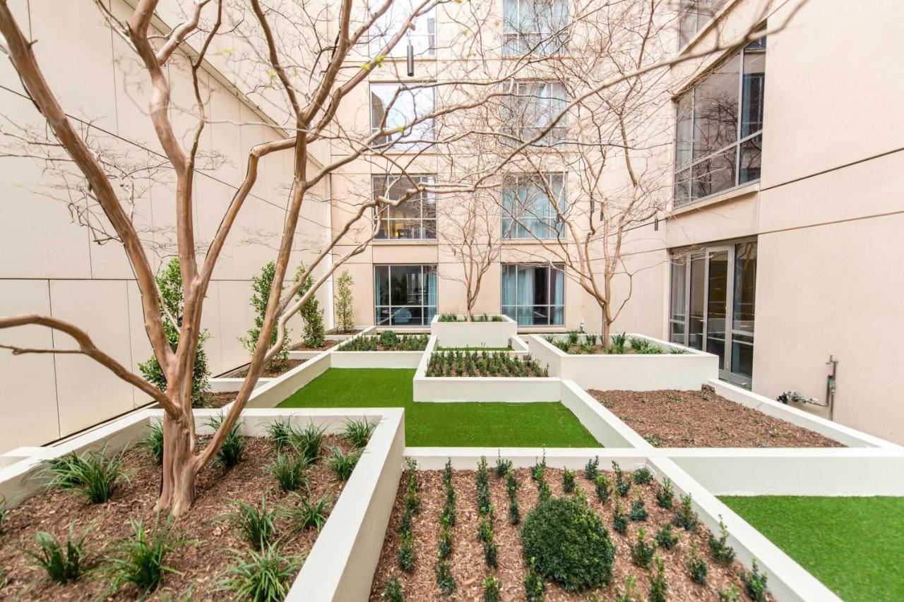 The Westin Melbourne Hotel Eksteriør billede The courtyard at the new building