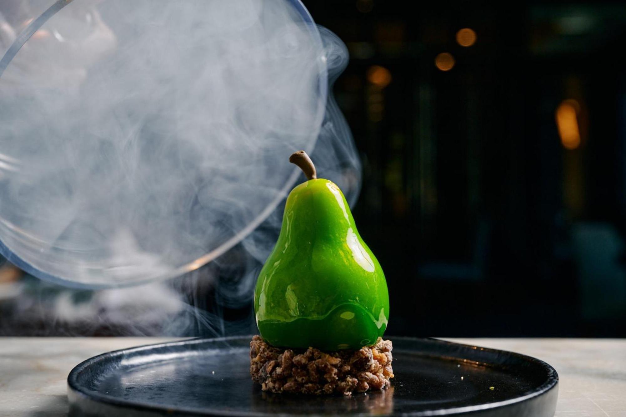 The Westin Melbourne Hotel Eksteriør billede A pear dessert